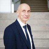 Vorsitz: Nebenberuflicher Vizepräsident für Studium und Lehre